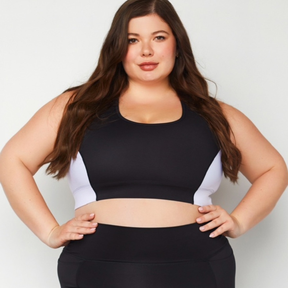 Lightly Used Fabletics On-The-Go Medium Impact Sports Bra Black & White Size 1x